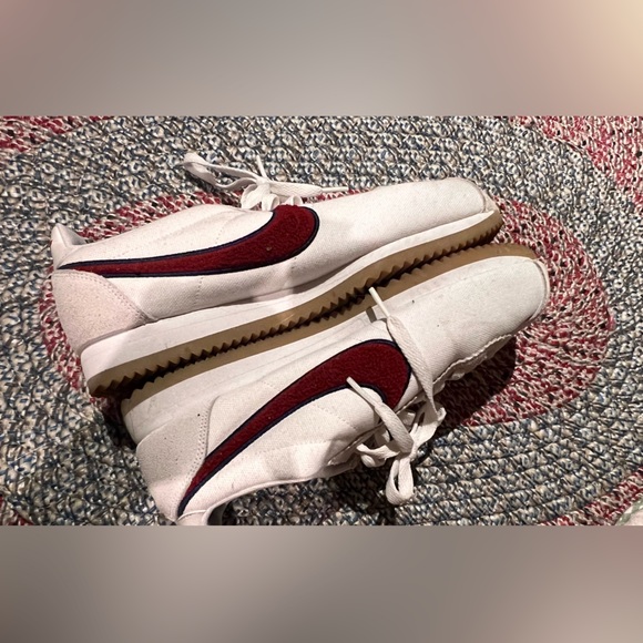 Nike Cortez - Picture 1 of 4